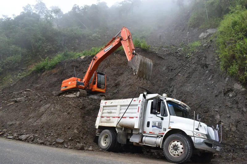 Maquinaria de COINOBRAS en la zona de influencia de Hidroituango